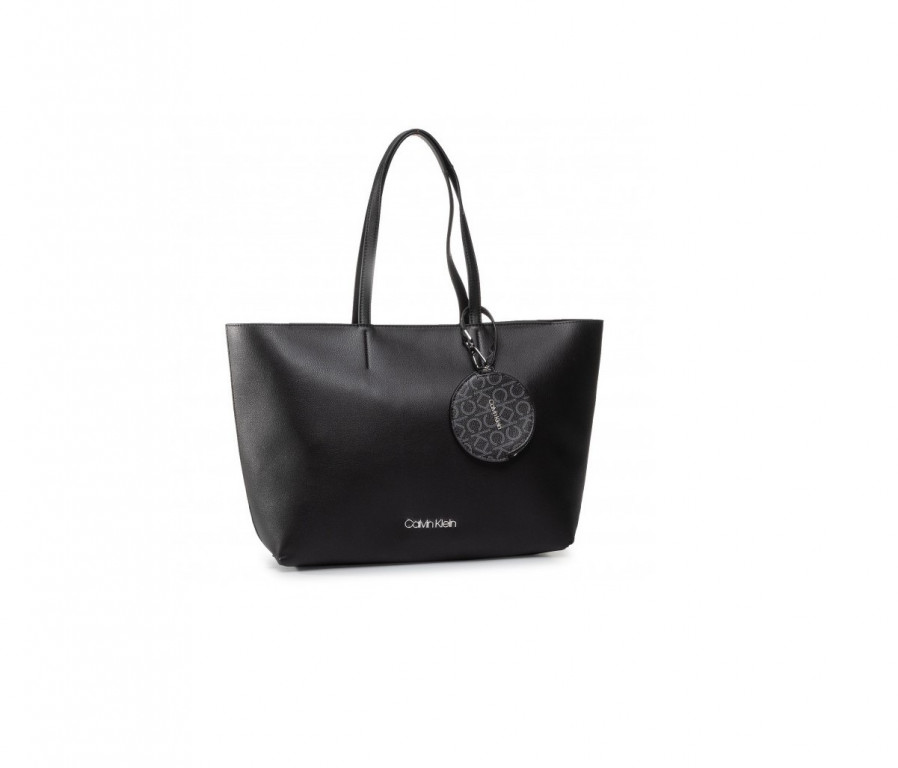 Calvin Klein dámská černá kabelka CK Must Shopper č.1