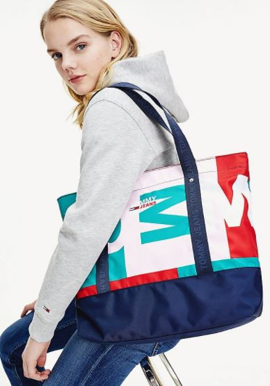 Tommy Jeans barevná sportovní kabelka TJW PRINTED TOTE č.1