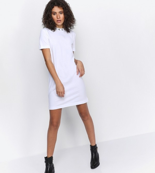 Calvin Klein dámské bílé šaty CK LOGO TRIM T-SHIRT DRESS č.1