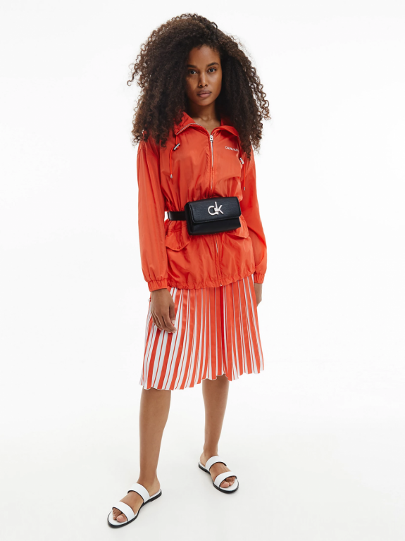 Calvin Klein dámská černá ledvinka BELTBAG EYELETS č.5