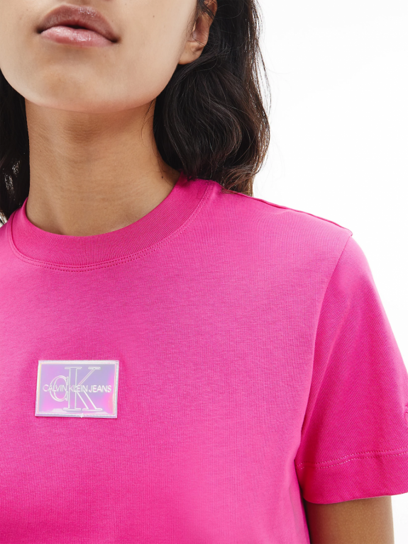 Calvin Klein Jeans dámské růžové tričko SHINE BADGE TEE č.4