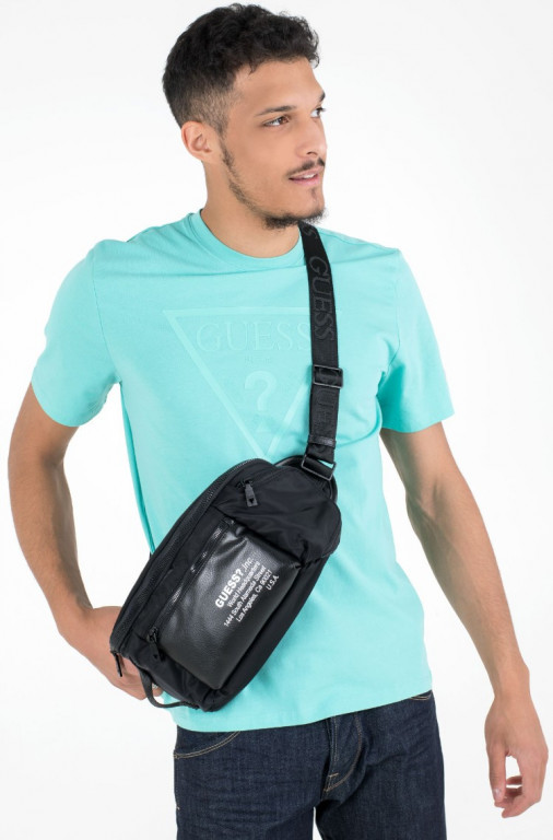 GUESS pánská černá ledvinka MASSA SMART č.1