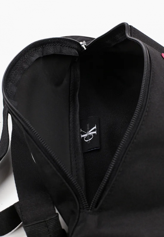 Calvin Klein Jeans dámská černá ledvinka WAISTBAG č.3